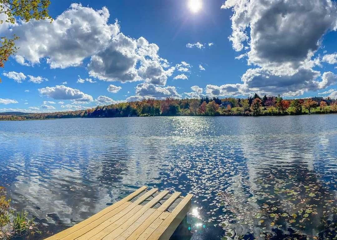Near Scenic Vermont Lakes